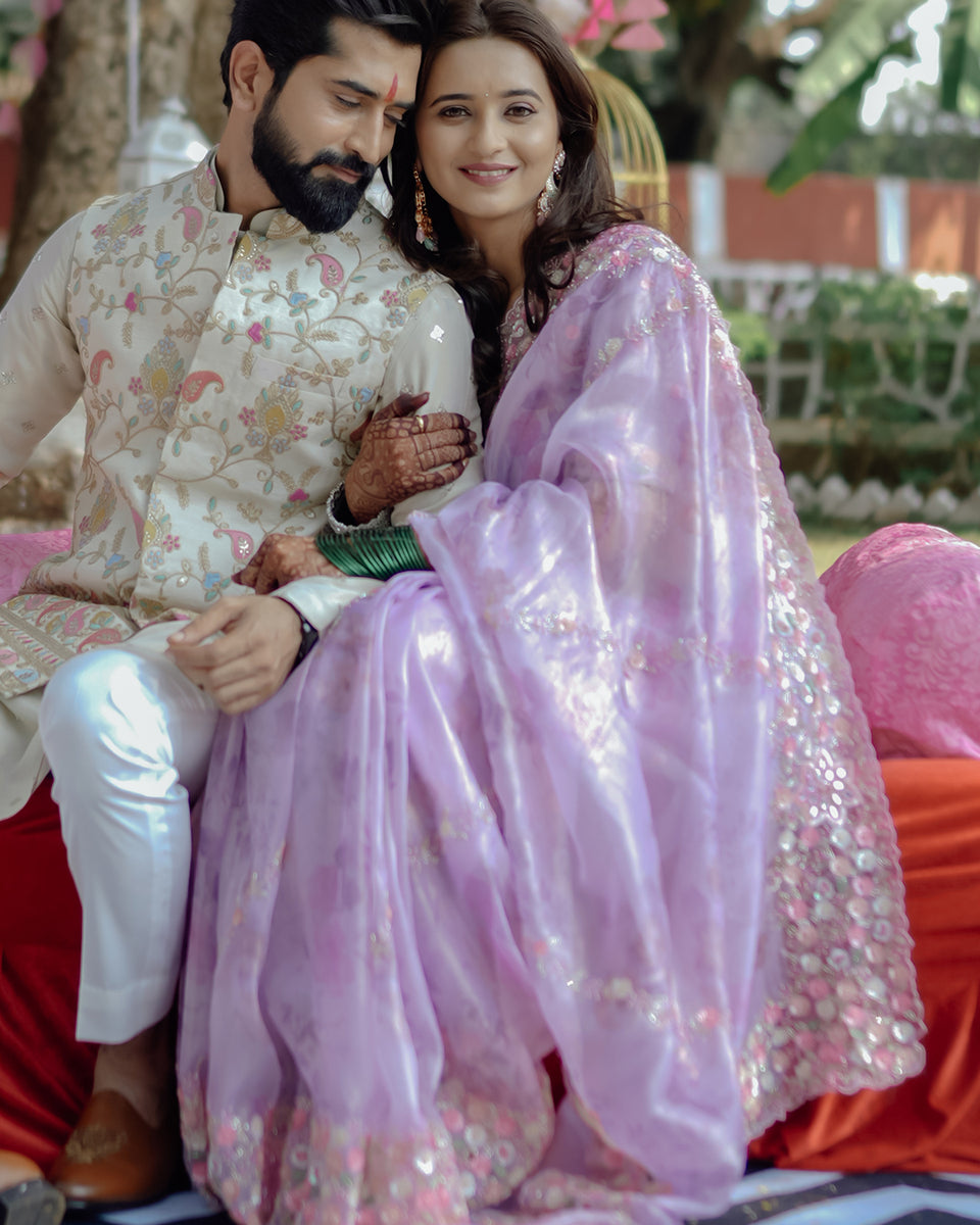 Indian Engagement Sarees (Pink Woven Engagement Saree In Art Silk