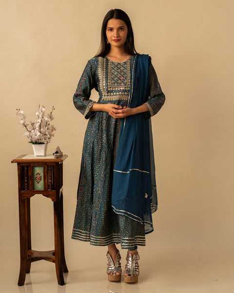 Printed Green Stitched Suit