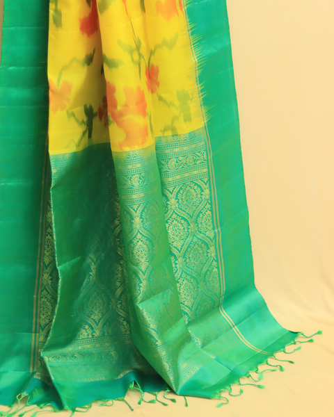 Emerald Royal Splendor Patola Saree with Golden Zari Border – House of Hind